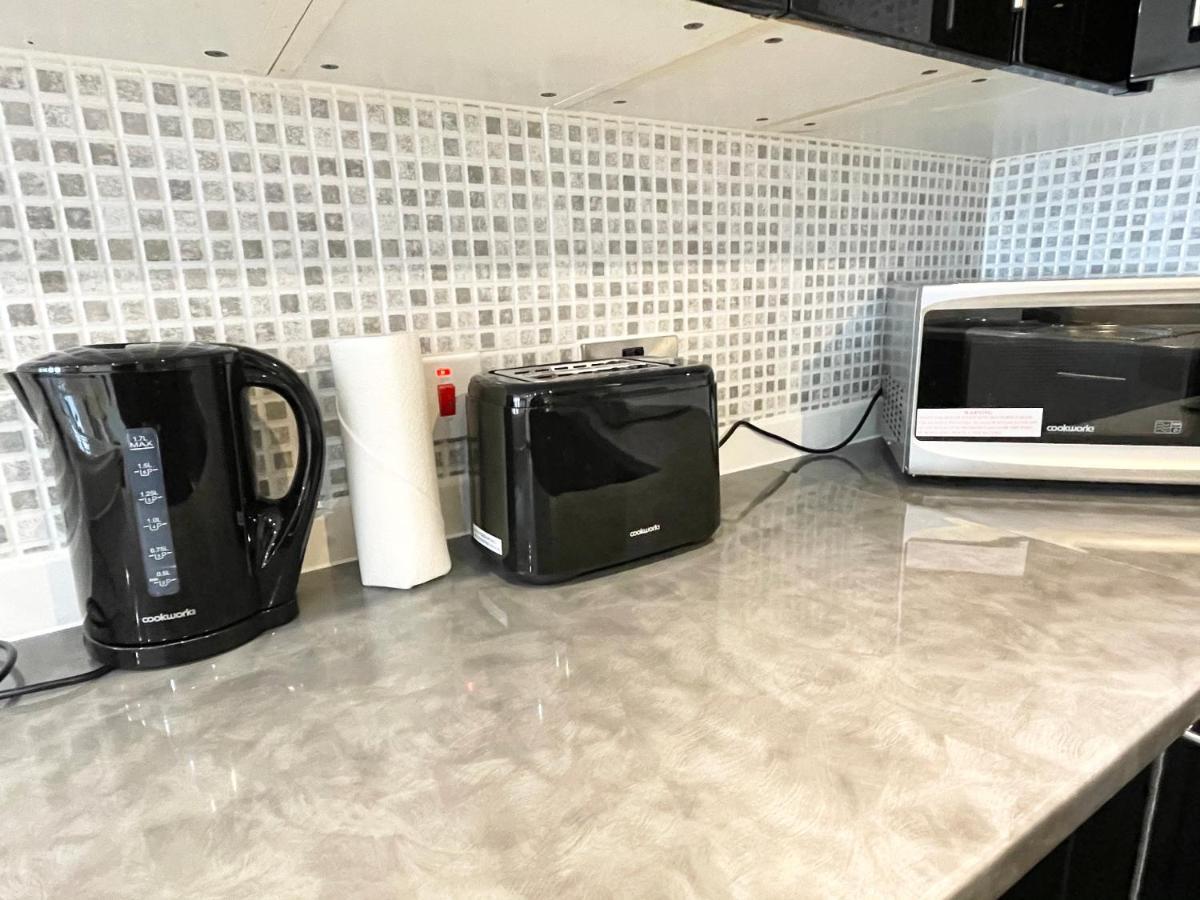 マンチェスターThe Works-Fresh 2Bed In Centre, Opposite Arndale.アパートメント エクステリア 写真