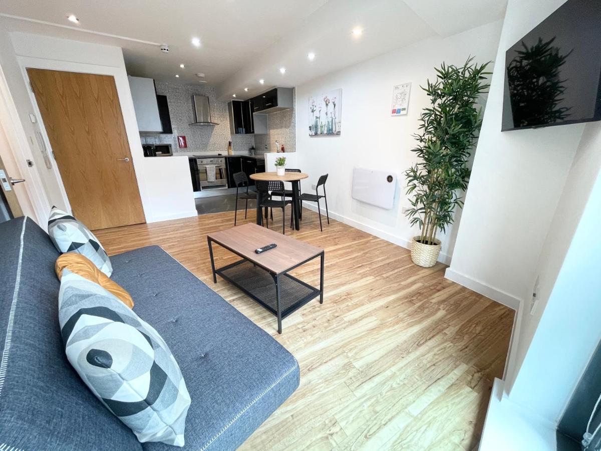 マンチェスターThe Works-Fresh 2Bed In Centre, Opposite Arndale.アパートメント エクステリア 写真