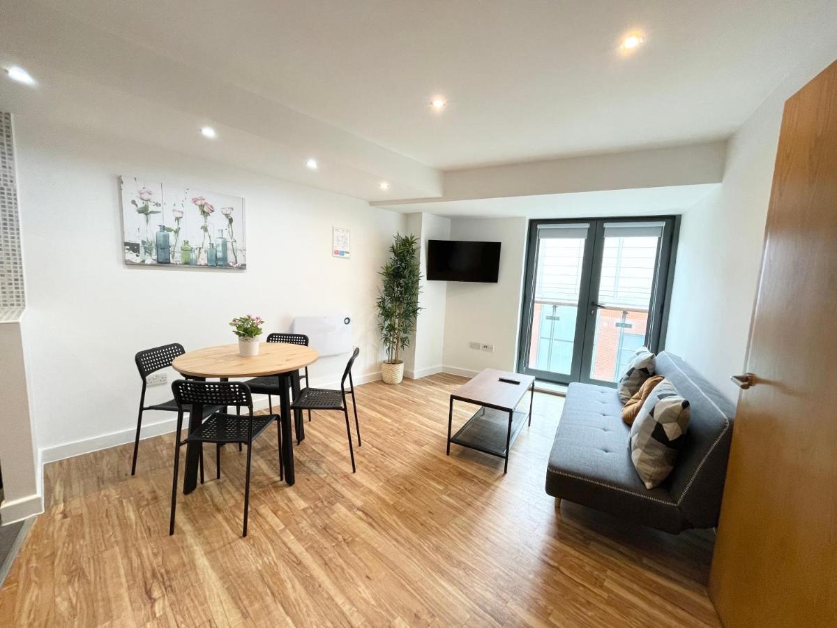 マンチェスターThe Works-Fresh 2Bed In Centre, Opposite Arndale.アパートメント エクステリア 写真