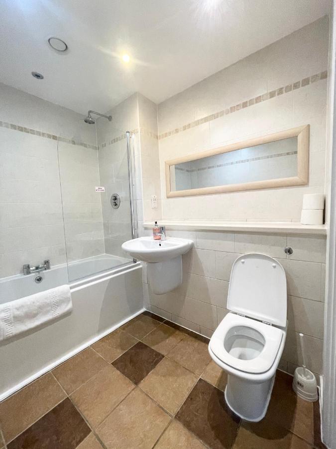 マンチェスターThe Works-Fresh 2Bed In Centre, Opposite Arndale.アパートメント エクステリア 写真