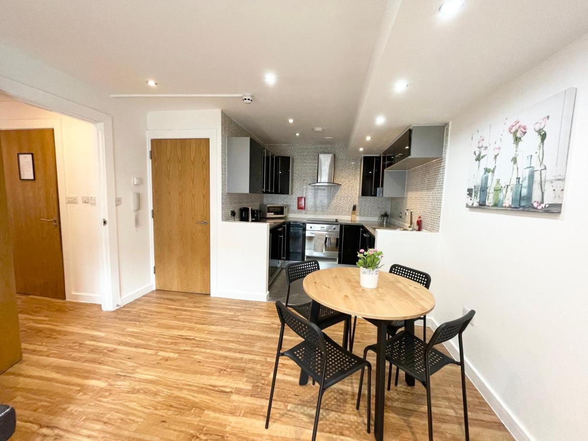 マンチェスターThe Works-Fresh 2Bed In Centre, Opposite Arndale.アパートメント エクステリア 写真