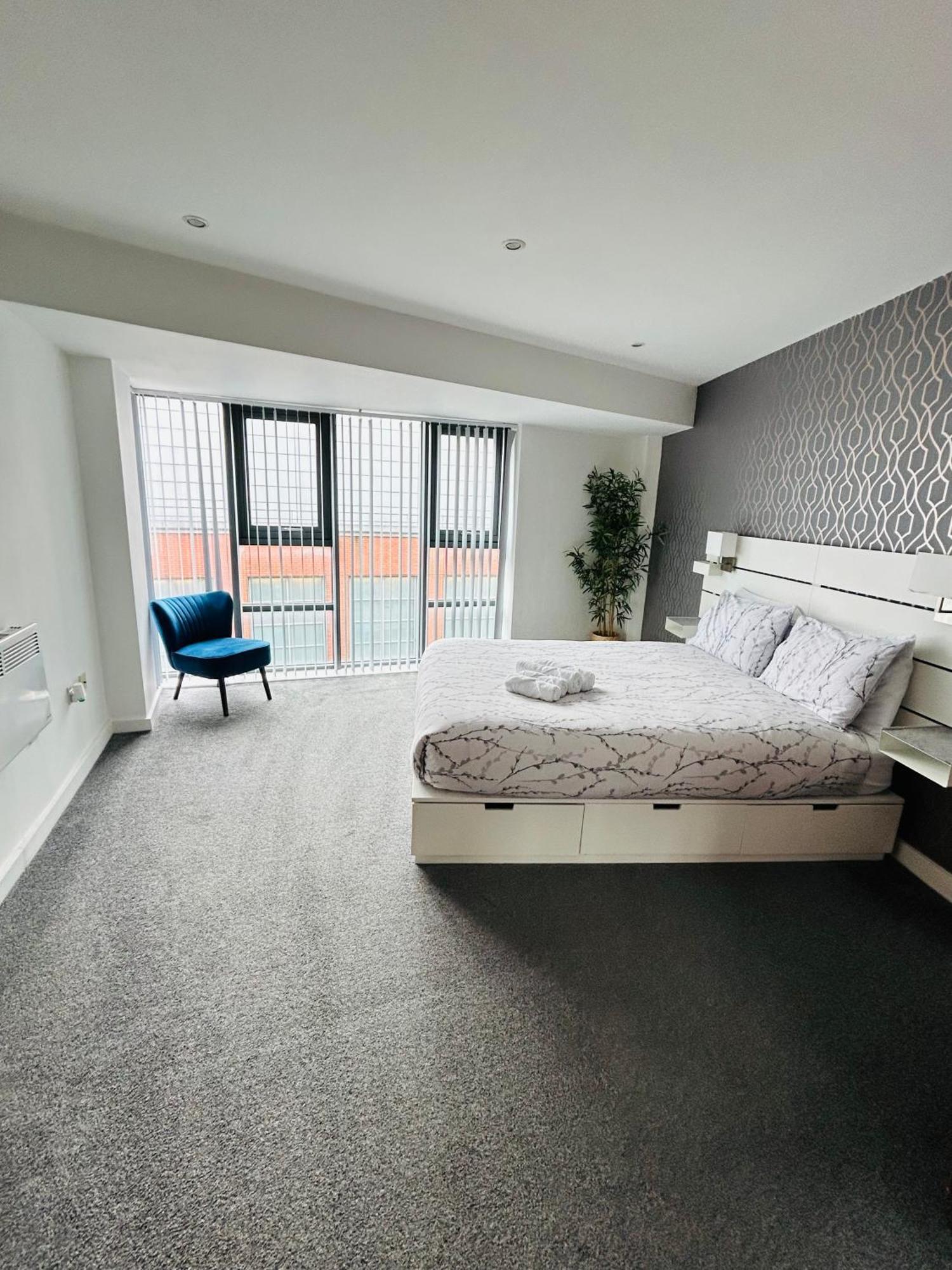 マンチェスターThe Works-Fresh 2Bed In Centre, Opposite Arndale.アパートメント エクステリア 写真